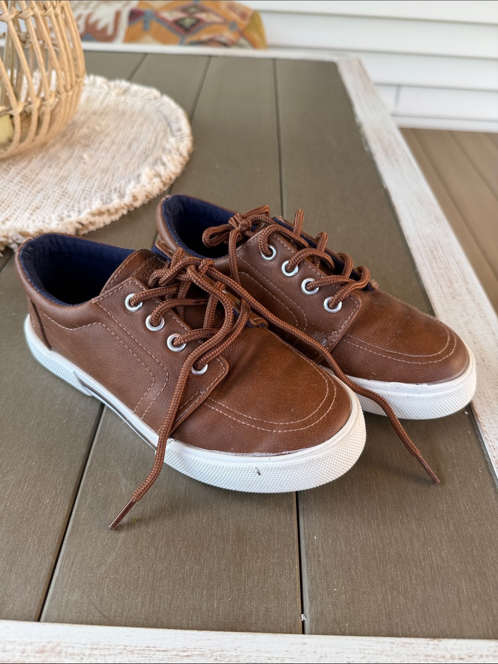 London Fog Sneaker